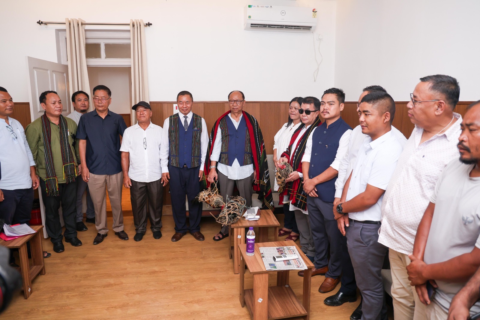 Manipur CM meets Zomi leaders from Churachandpur