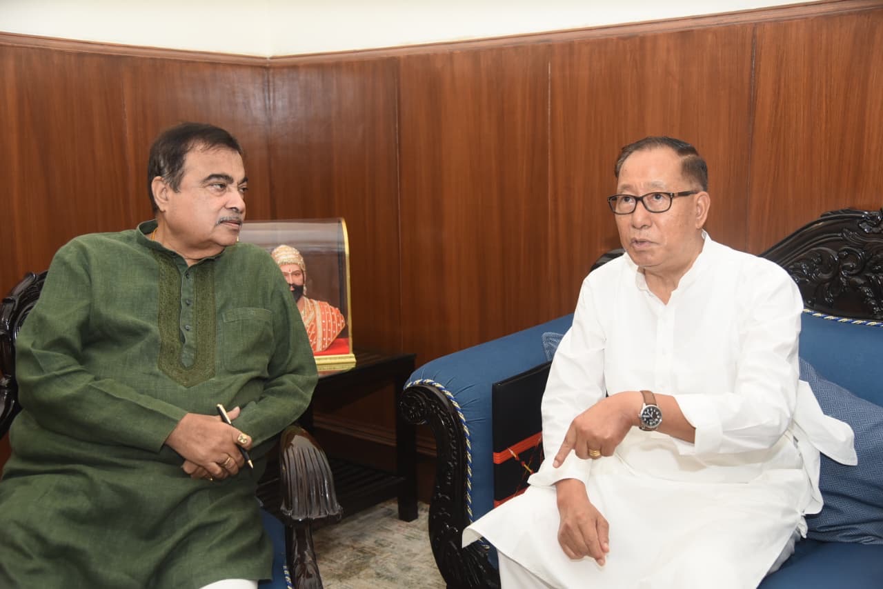 Manipur MLA Ram Muivah meets Nitin Gadkari on NHs 202, 102A