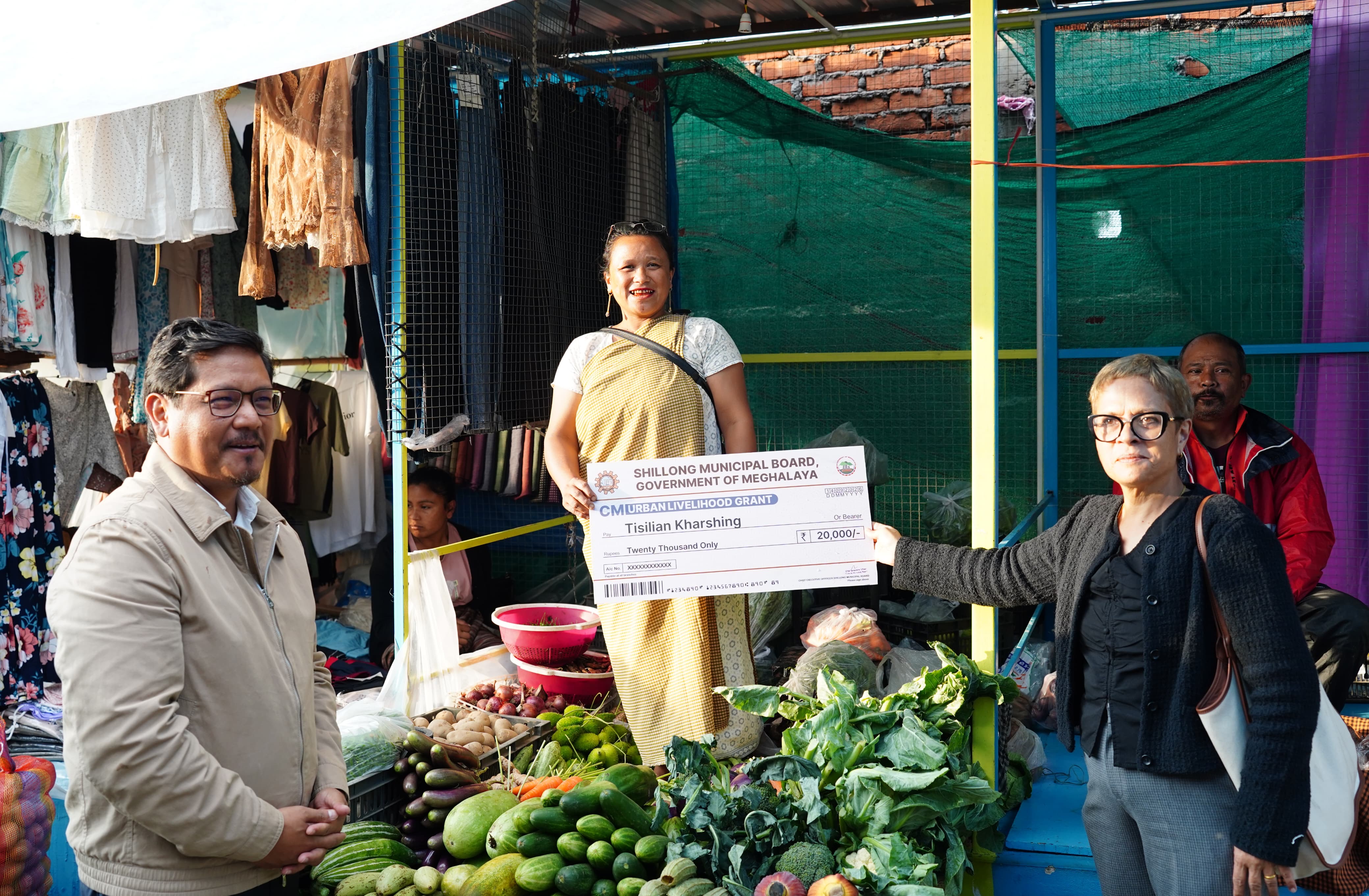Meghalaya CM Grants Rs 20,000 to Vendors in Barik, Dhanketi